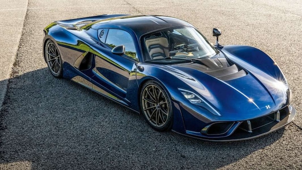 Le auto con la migliore accelerazione al mondo nel 2025: elettriche e a combustione a confronto