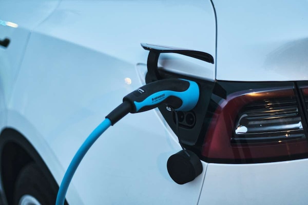 Auto elettrica, allarme ricariche pubbliche: in Italia le più care d’Europa