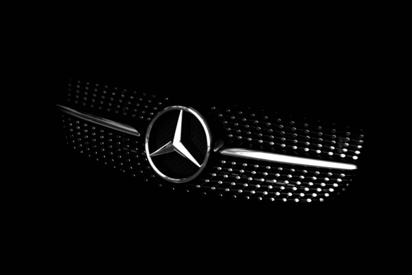 Mille Miglia 2025: Mercedes-Benz celebra i 70 anni di un’impresa leggendaria