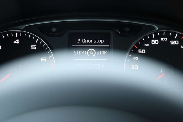 Tecnologia start-stop: vantaggi e svantaggi del sistema che spegne il motore per ridurre i consumi