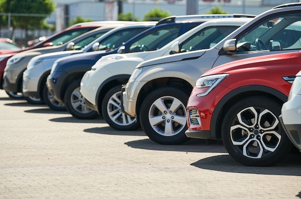 Boom auto usate in Italia: prezzi accessibili e modelli più grandi trainano il mercato