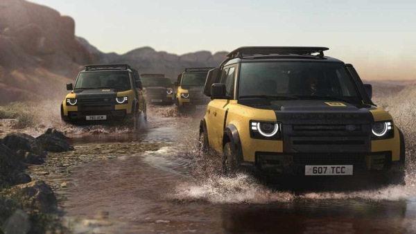 Defender 110 Trophy Edition, omaggio al raid e preludio a una sorpresa