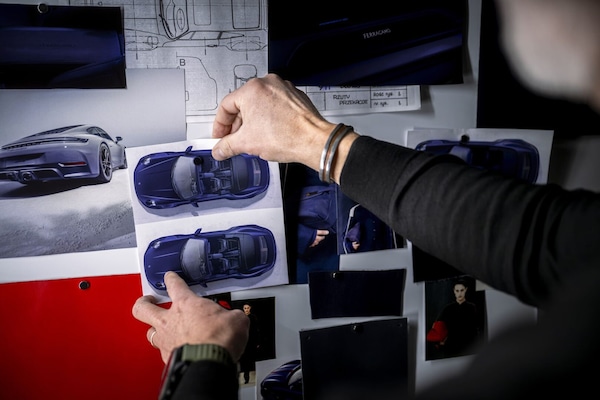 Market Edition 40 Anni Porsche Italia, esclusive 911 e Taycan realizzate con Ferragamo