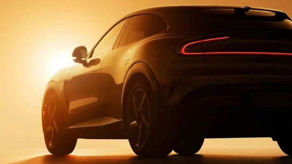 Xiaomi YU7, debutta il SUV elettrico da 681 cavalli che sfida Tesla Model Y
