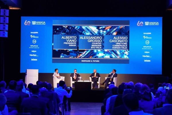 Auto sempre più centrali nella mobilità, ma troppo costose: +52% dal 2013. I consumatori italiani rinunciano all’acquisto