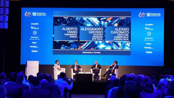 Auto sempre più centrali nella mobilità, ma troppo costose: +52% dal 2013. I consumatori italiani rinunciano all’acquisto