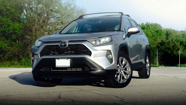 Le 10 auto più vendute al mondo nel 2024: trionfa Toyota RAV4