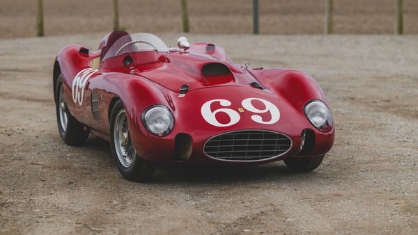 Una rarissima Ferrari va all'asta: quanto vale e cosa rende unica la 375 Plus del 1955