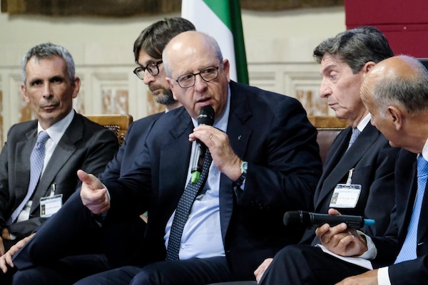Stellantis, Imparato: l'Europa cambi impostazione, rischiamo di dover chiudere fabbriche