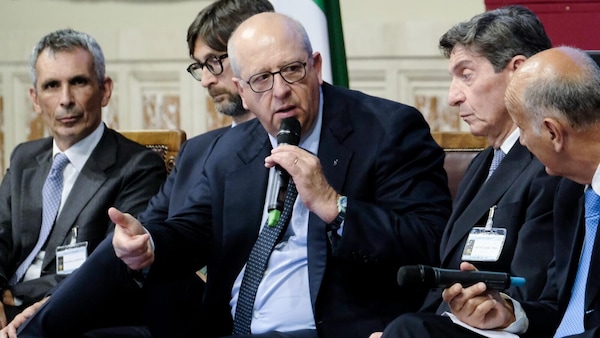 Stellantis, Imparato: l'Europa cambi impostazione, rischiamo di dover chiudere fabbriche