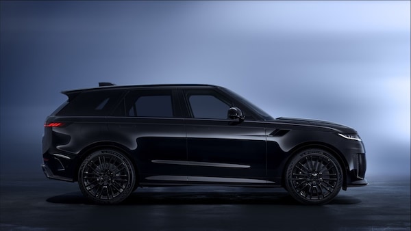 Range Rover Sport SV Black, prestazioni e stile in edizione total black