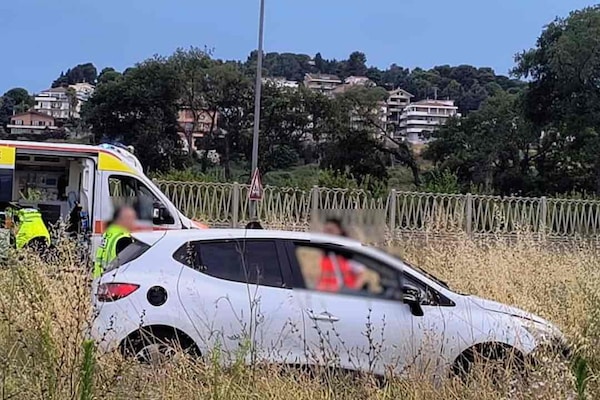 Malore alla guida, muore una donna a Pescara: tragedia in via della Bonifica