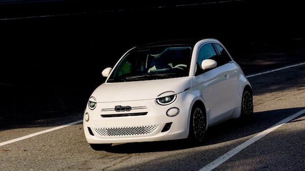 Fiat 500, ecco l'ibrida: com'è fatta e quanto costa