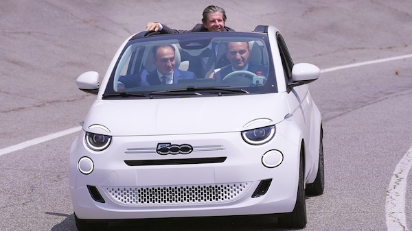 Fiat 500 ibrida, pragmatica e un omaggio a Torino: parola di Olivier François