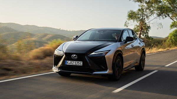 Prova Lexus RZ 2026: spaziale con lo sterzo by-wire