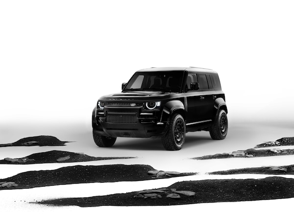 Defender Octa Black, potenza rock, con gli Oasis anima da palcoscenico