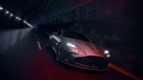 Aston Martin Vantage S prova a rispondere alla Ferrari Amalfi