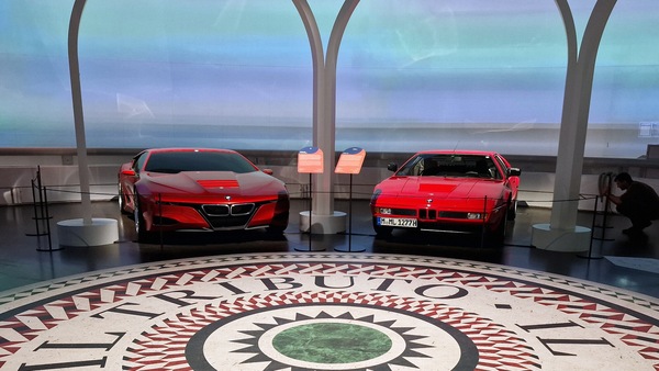 BMW, a Monaco di Baviera tra passato, futuro e “Belle Macchine”