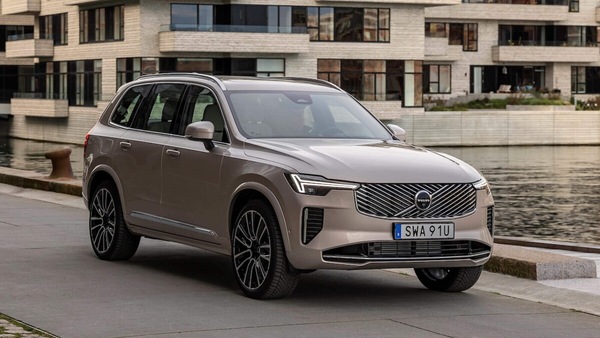 Volvo riorganizza la produzione e annuncia la nuova XC90 con un super ibrido plug-in