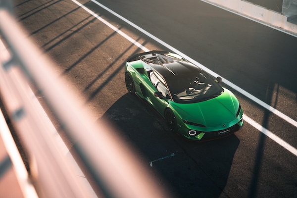 Lamborghini Temerario, la supercar ibrida in pista