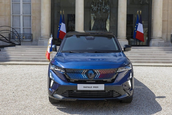 Renault Rafale Presidentiel, l’ammiraglia di Macron. Lusso e hi-tech