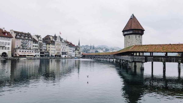 Svizzera, pedaggio extra per chi non si ferma: ennesima stangata contro gli automobilisti stranieri