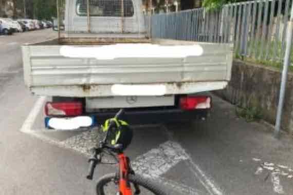 Bimbo in bici multato a Lainate: punito chi è più debole, non chi crea pericolo