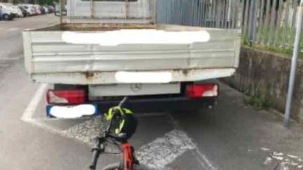 Bimbo in bici multato a Lainate: punito chi è più debole, non chi crea pericolo