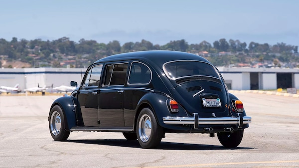 "Rollswagen", l'unica VW Beetle Limousine all'asta a Monterey