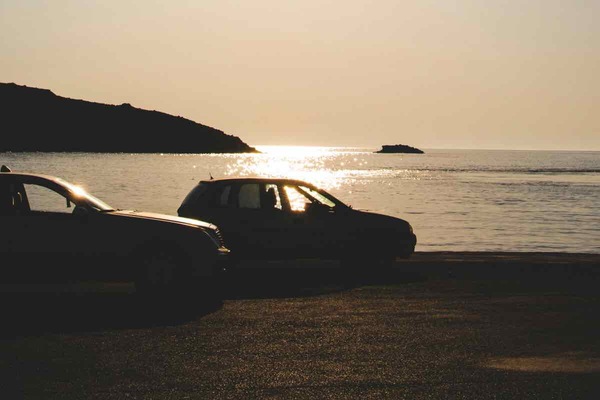 Viaggiare in auto d’estate: i controlli da fare prima di partire