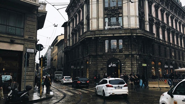 Diesel Euro 5, la Lombardia rinvia il blocco al 2026, regole e sanzioni