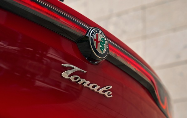 Alfa Romeo Tonale, per il 2026 novità di stile e tecnologia