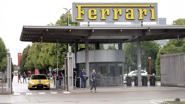 Ferrari e Xiaomi SU7 Ultra, l’elettrica cinese a Maranello