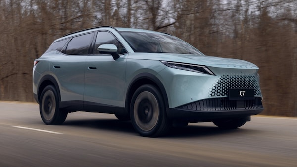 Omoda 7, un nuovo super ibrido dalla Cina è in arrivo