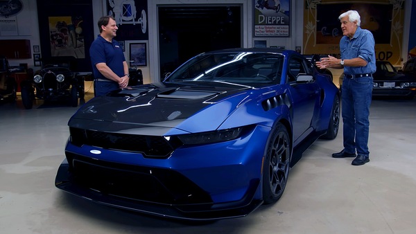 Ford Mustang GTD: la numero 12 consegnata a Jay Leno