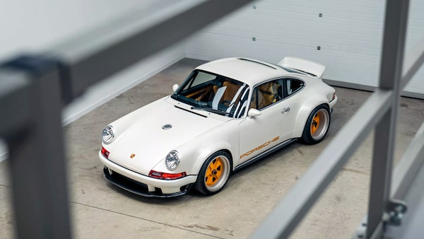 L'incredibile restomod Singer DLS vale oltre 3 milioni