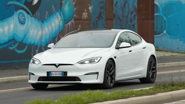 Tesla ferma la Model S e X in Europa: solo scorte disponibili