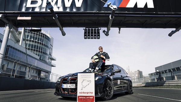BMW M3 CS Touring 2025, le foto del record al Nurburgring