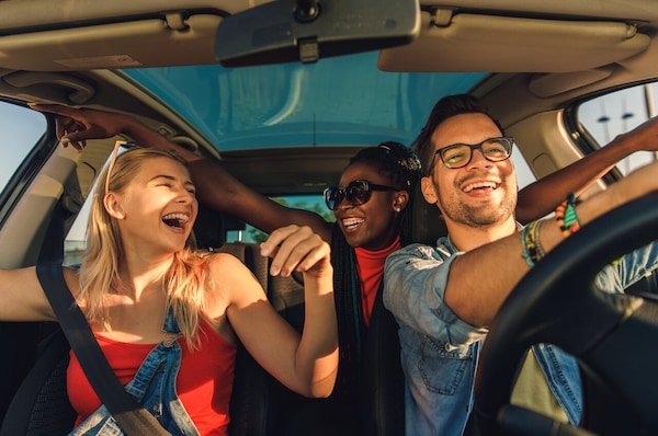 Estate 2025, l’Italia parte in auto: libertà, musica e tanta voglia di Sud