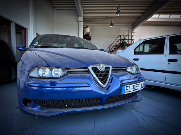 Un clamoroso cimitero di Alfa Romeo in Olanda