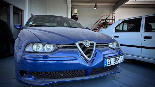 Un clamoroso cimitero di Alfa Romeo in Olanda