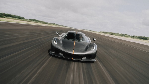 Da 0 a 400 a 0 km/h in 25 secondi: nuovo folle record per l'hypercar svedese Koenigsegg