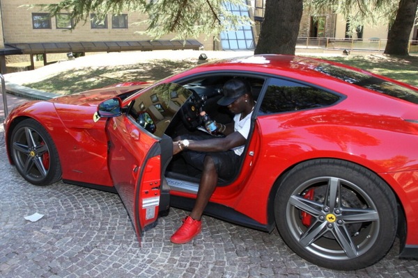 I garage dei calciatori italiani: le auto da milioni di euro
