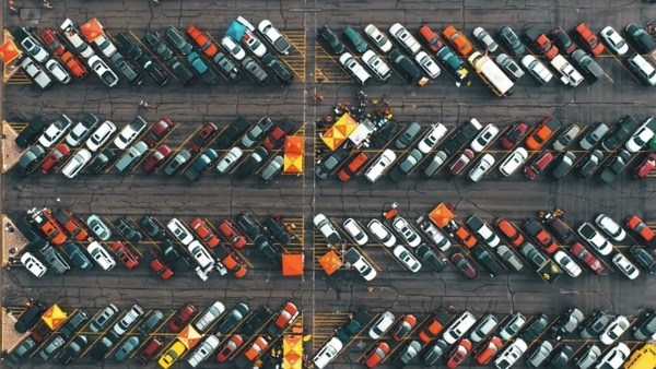 Mercato auto italiano: agosto col segno meno, crescono ibride ed elettriche