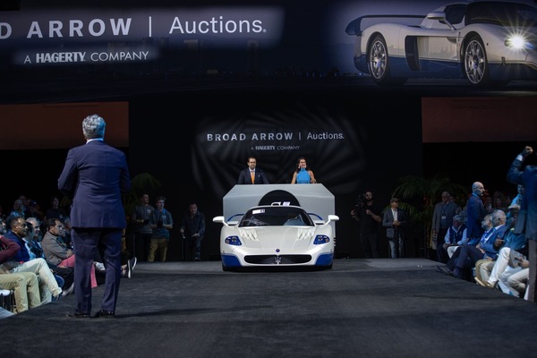 Maserati MC12 Stradale, 5,2 milioni all’asta per una perla assoluta