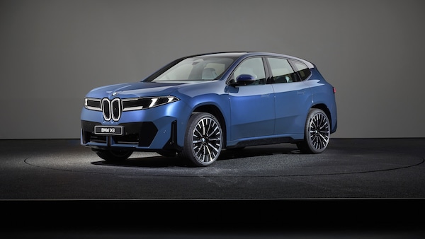 BMW iX3, piattaforma definita da software e 800 km di autonomia