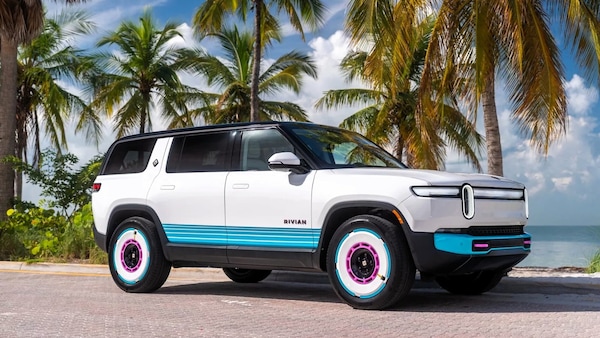 Rivian R1S Special, la one-off anni ’80 celebra Miami