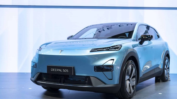 Changan Deepal S05, in Europa l'elettrica cinese disegnata a Torino