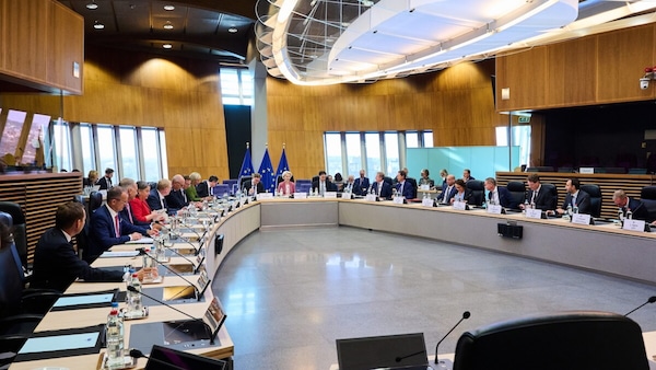 Auto solo elettriche in discussione, fisco agevolato per le citycar e riesame dei target entro fine anno