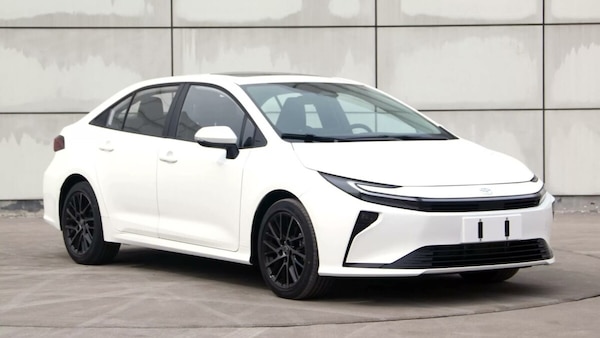 Toyota Corolla 2026, il volto Prius debutta in Cina: sarà anche per l'Europa?